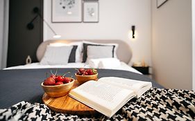 Kwintesencja wygody w Centrum apartamenty 26 i 63 by Apartamenty na dni Wrocław